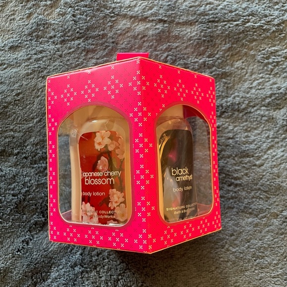 NWT Bath and body works, set of 5 body lotions total 10 oz or 2 FL OZ each - Picture 7 of 8